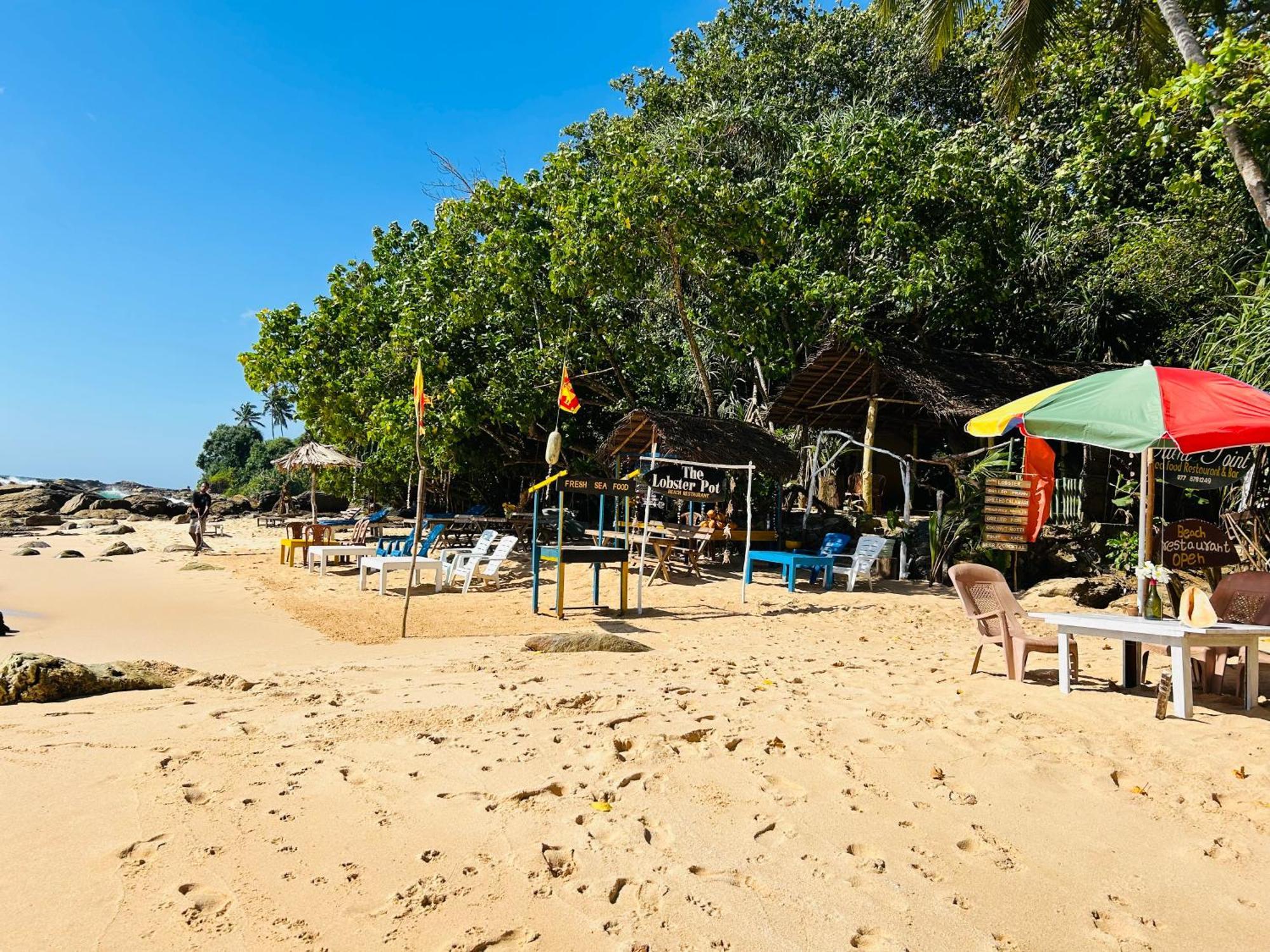 Hotel Shadow Surf Bay Tangalle Esterno foto