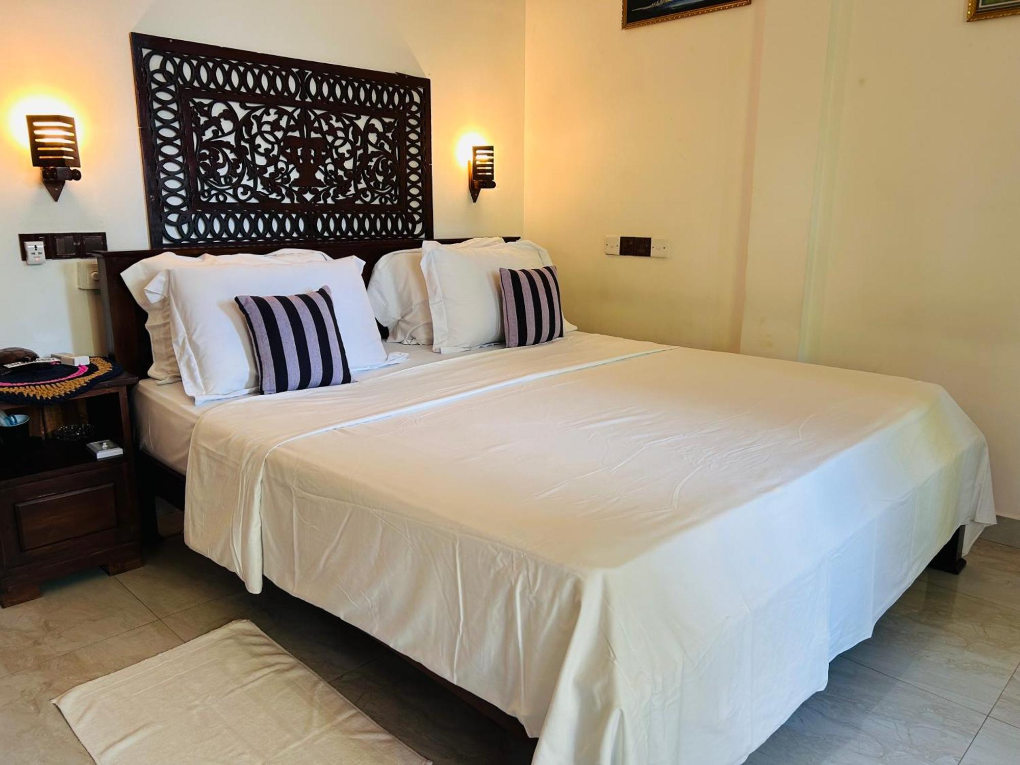 Hotel Shadow Surf Bay Tangalle Esterno foto