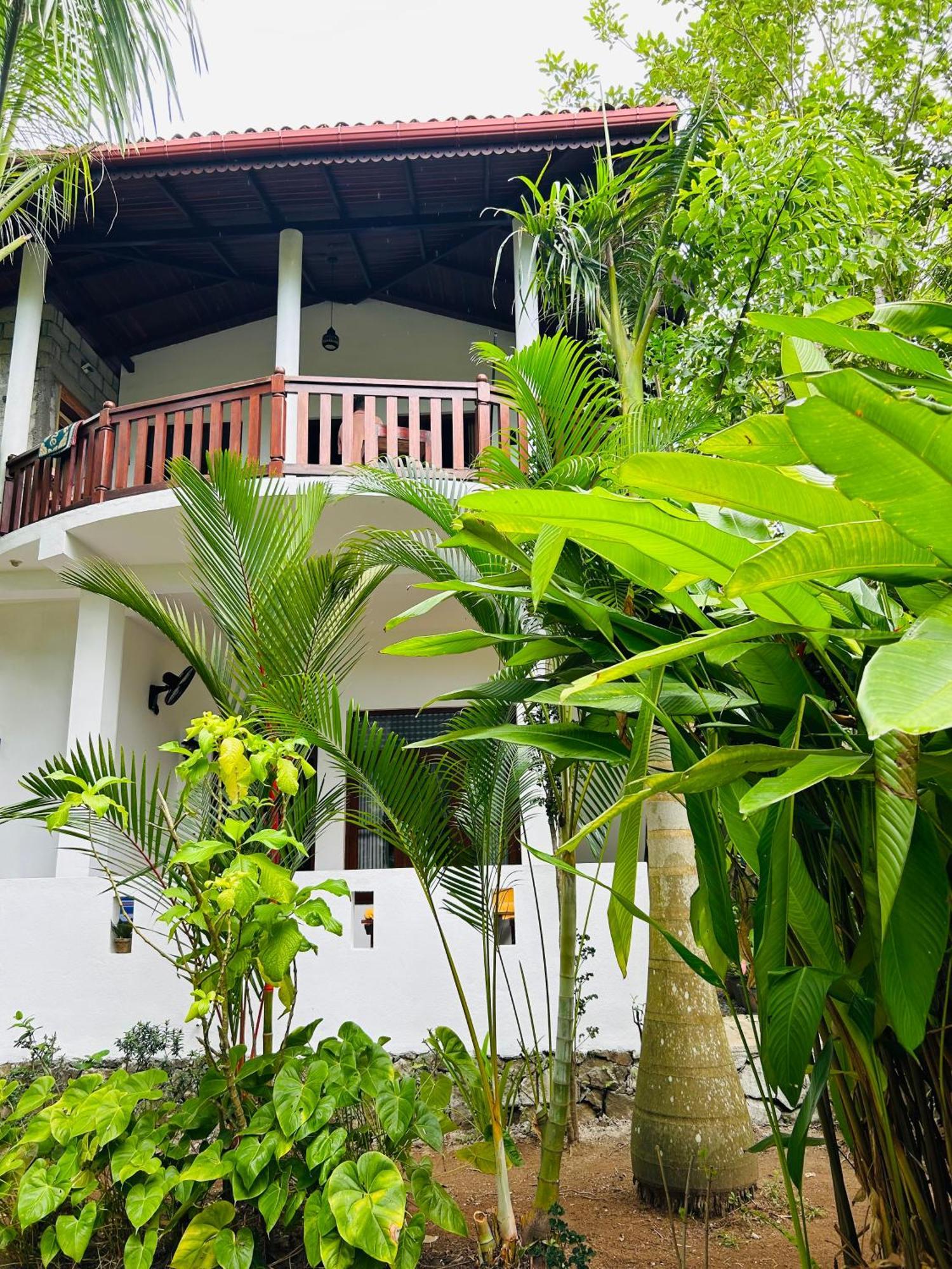 Hotel Shadow Surf Bay Tangalle Esterno foto