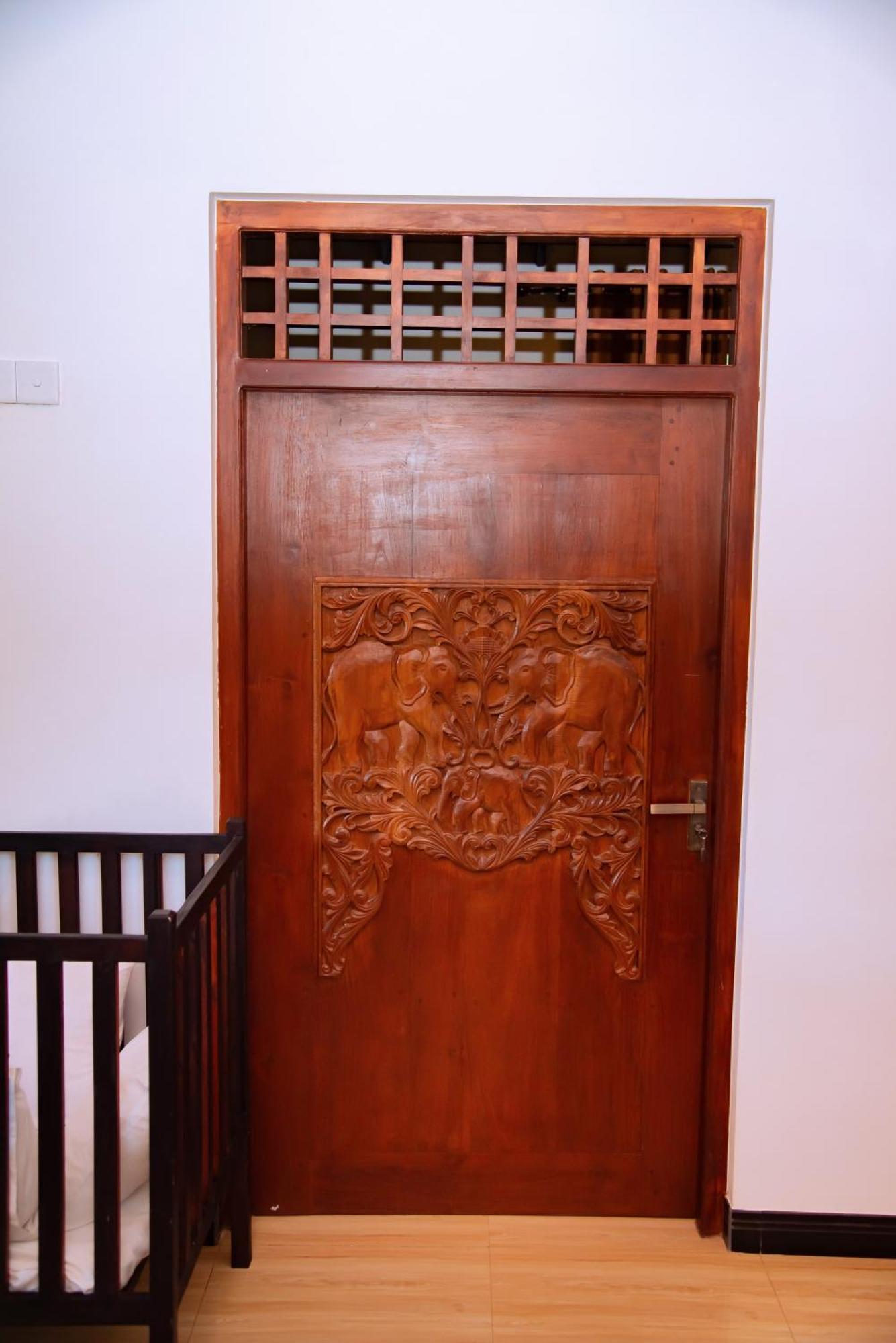 Hotel Shadow Surf Bay Tangalle Esterno foto