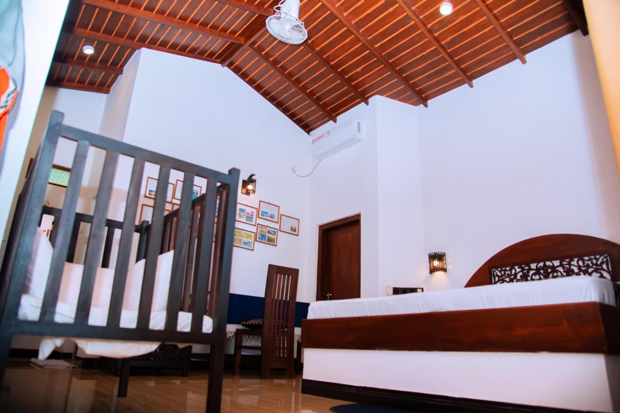 Hotel Shadow Surf Bay Tangalle Esterno foto