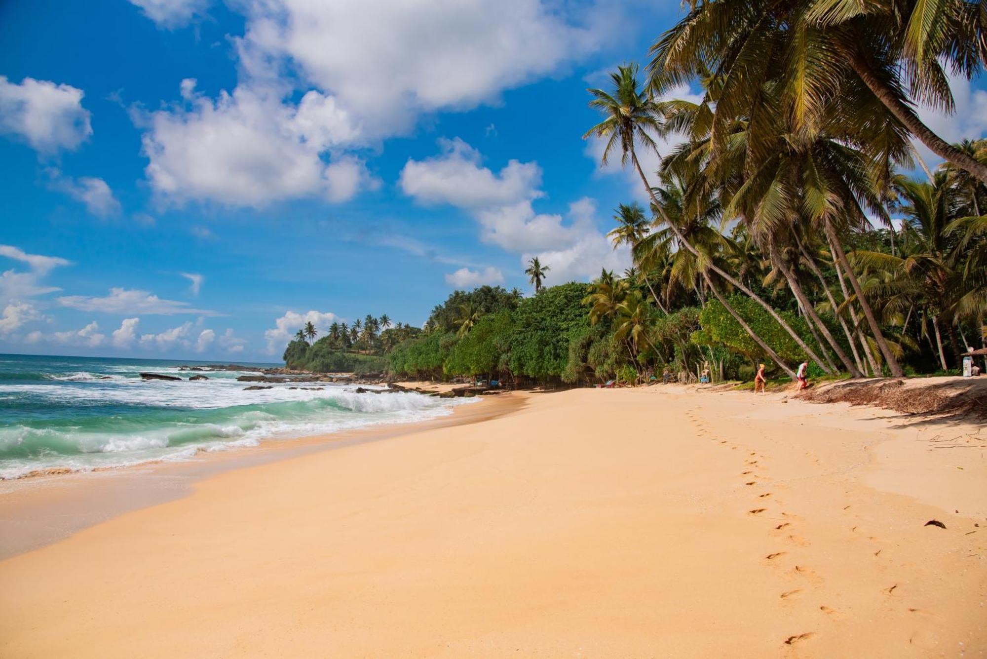 Hotel Shadow Surf Bay Tangalle Esterno foto