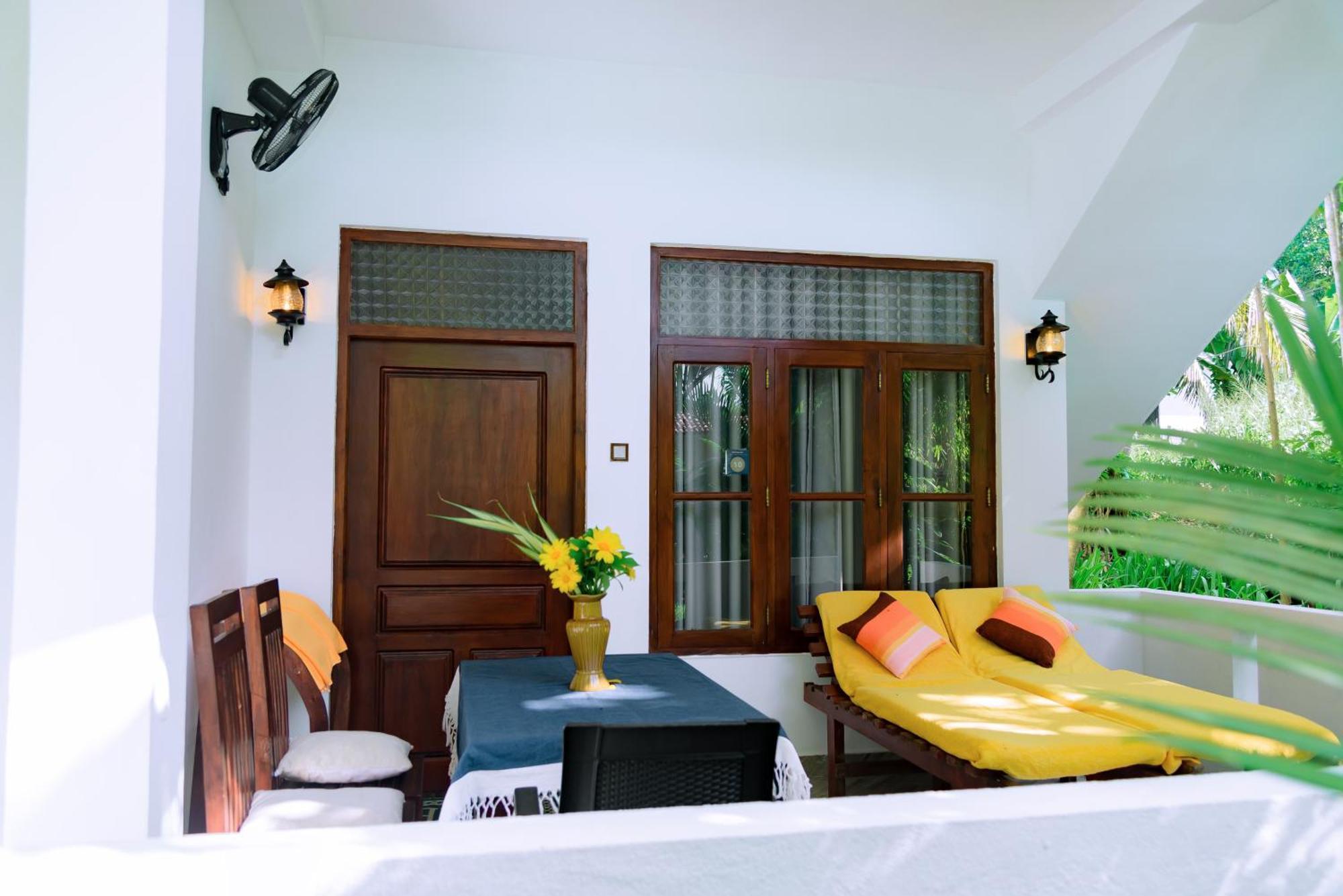 Hotel Shadow Surf Bay Tangalle Esterno foto