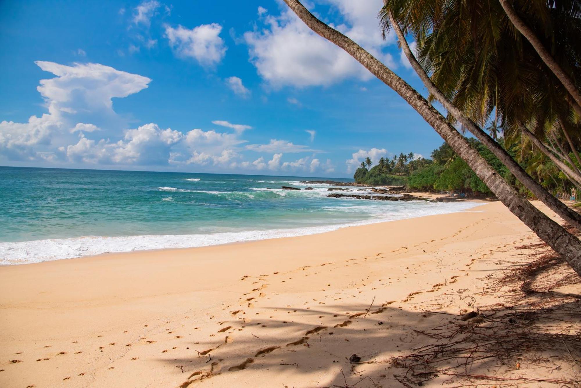 Hotel Shadow Surf Bay Tangalle Esterno foto